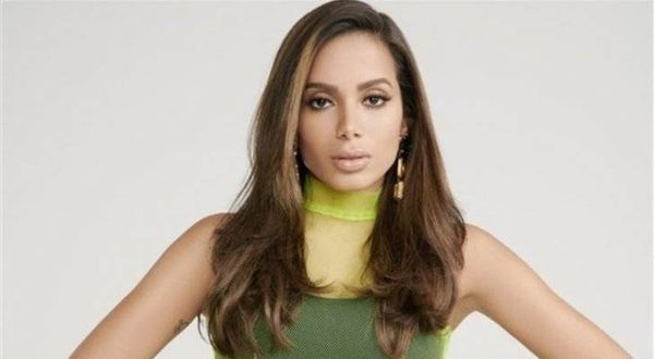 المغنية البرازيلية أنيتا تحظر رئيس بلادها على صفحتها في موقع للتواصل الاجتماعي