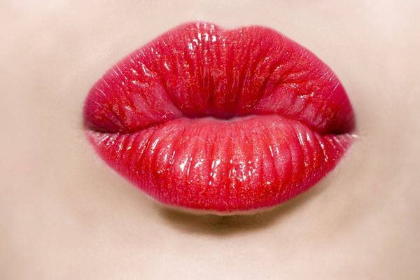 "bouche-à-bouche".. إحذروا هذه الأمراض الـ4!