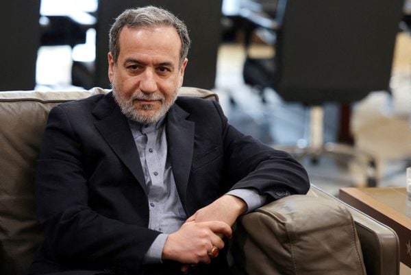 عراقجي في رده على نظيره الأردني: هل هو حقاً لا يدرك أن الأراضي والأجواء العربية استُخدمت بالهجمات الأميركية التي أدت لاستشهاد مدنيين؟