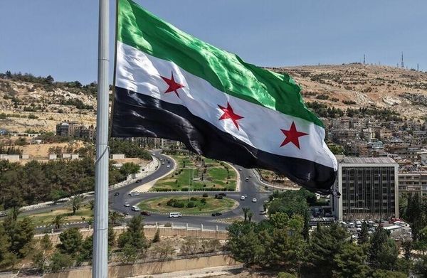 ما هو القرار الذي أصدره محافظ اللاذقية عن المكياج؟