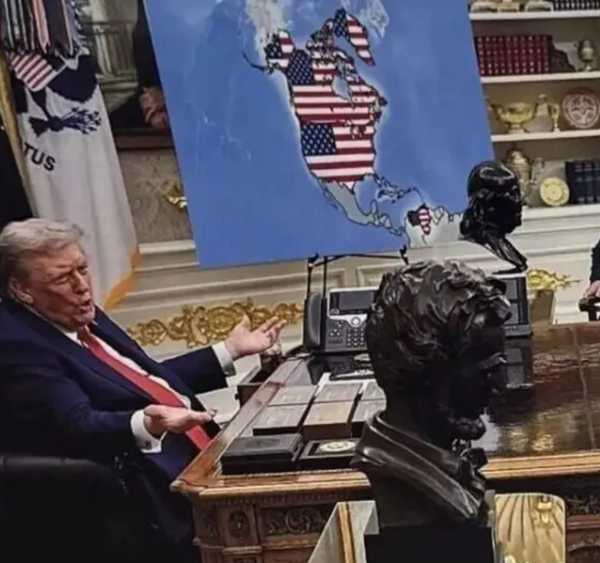 فنزويلا تدعو مواطنيها لنشر خريطة البلاد رداً على صورة ترامب الساخرة