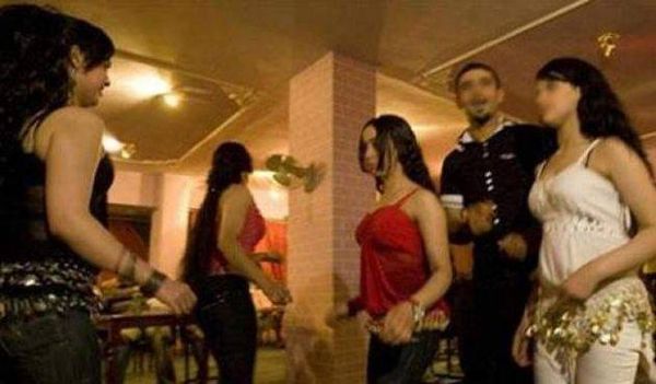 فضيحة من العيار الثقيل: تسريب فيديو جنسي جديد بطلته عاملة بملهى ليلي