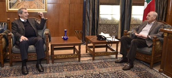 بري بحث مع الفرزلي المستجدّات السياسيّة
 واستقبل وفدًا من مجلس الكتاب العدل