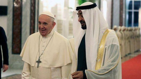 الزيارة الأولى للبابا فرانسيس إلى المغرب
بابا الفاتيكان مخاطبا المغاربة: أنا آت كحاج سلام
