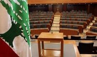 "Soft landing" فرنجية : فتّش عن المحيطين "كفانا خسارة"!
جنبلاط نسق مع بري وقطع الطريق على جعجع
القوات تنتظر بري وناقشت كلّ الخيارات منها المقاطعة