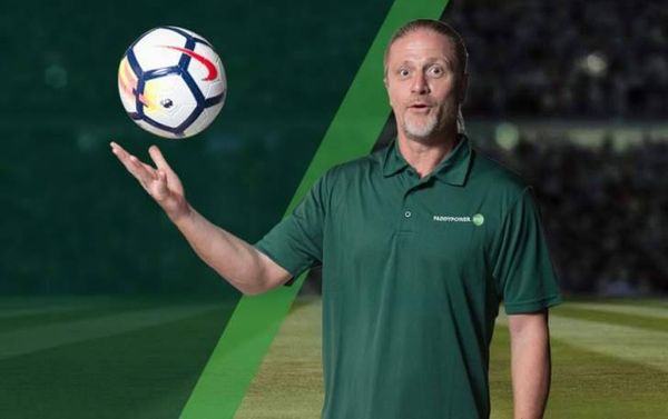 ايمانويل بيتي يسخر من انتقال سانشيز الى مانشستر يونايتد