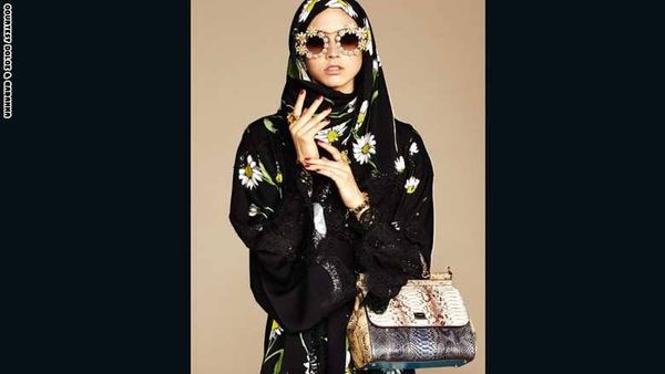 دار "دولتشي وغابانا"  تتغزل بـ"جاذبية" النساء العربيات وتطلق تشكيلة من العبايات