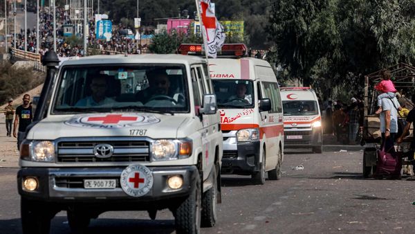 لبنان تسلم من الصليب الأحمر الدولي 4 أشخاص كانوا محتجزين في "إسرائيل"
