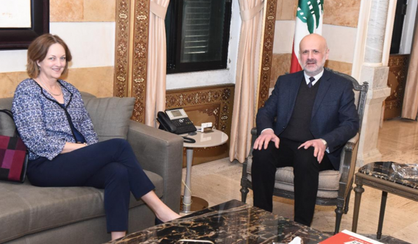 مولوي بحث الأوضاع مع جونسون