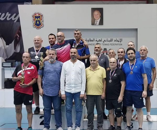 أبو رجيلي وأنطون والهبش والدقدوقي
أبطال لبنان للقدامى في كرة الطاولة