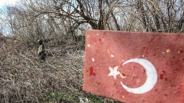 تركيا تعلن مقتل اثنين من جنودها وإصابة ثالث باشتباكات مع 