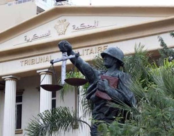 أوقف على حاجز الجيش وفي جيبه رسالة