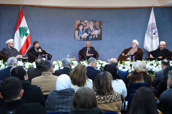 جامعة رفيق الحريري استضافت ندوة حوارية فكرية بعنوان 