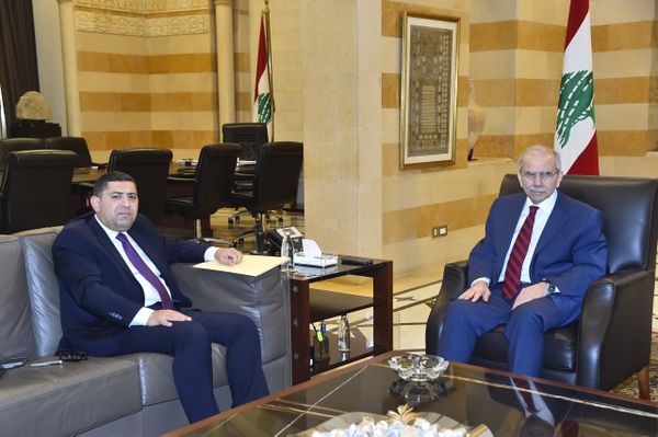 سلام يبحث تنظيم العمرة البرية ويلتقي وفداً من "مراسلون بلا حدود"