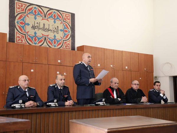 26 ضابطًا في الأمن العام أقسموا اليمين القانونيّة
مُمثل اللواء شقير: كونوا على قدر القسم القانونيّة