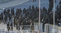 عشرات الملثمين يشلّون ميناء دوفر البريطاني ويعطلون حركة العبارات