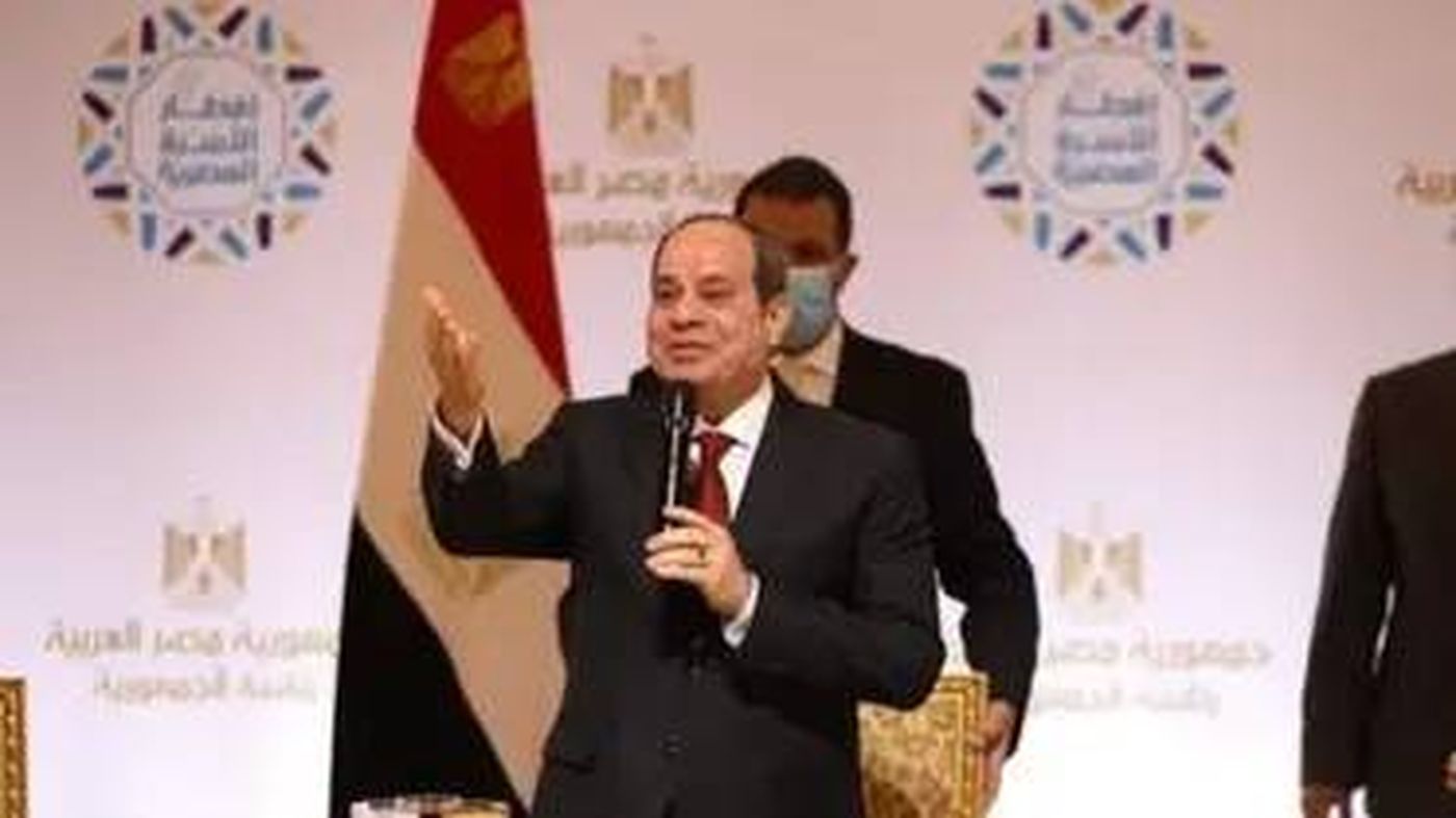 السيسي مازحاً عن تعدد برامج الطهي: إحنا مستنيين حد يعلمنا نأكل إزاي؟