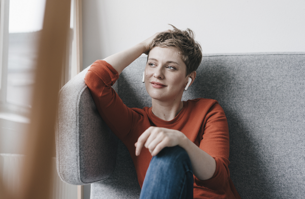 تحذير من الاستخدام اليومي لسماعات الرأس