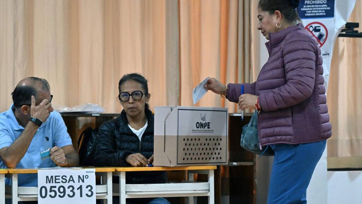روبرتو سانشيز يتقدم في انتخابات بيرو