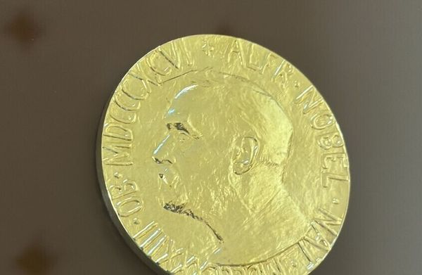أبحاث هرمونات الشهية وأدوية السمنة تتصدر التوقعات لنيل نوبل الطب 2026