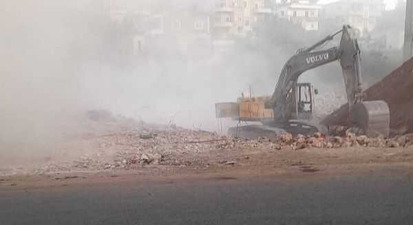 العدو "الإسرائيلي" يواصل اعتداءاته:
مسامير من محلّقة في شوارع بلدة راميا