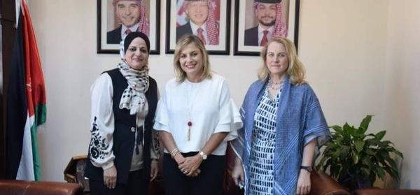 كلودين عون استهلت جولتها في الاردن بزيارة مركز النزهة للدعم المجتمعي
