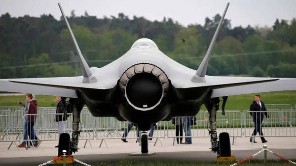 تحقيق بالكونغرس بعد تحويل شحنة من أجزاء F-35 إلى هونغ كونغ