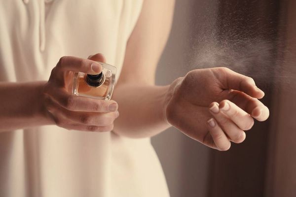 أنت عصبيةّ إليك عطرك