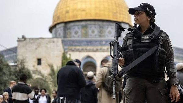تصعيد في الأقصى.. "إسرائيل" تُبعد 7 فلسطينيين 6 أشهر