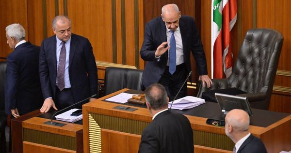 "التمديد العسكري" ليس اختباراً رئاسياً ورسالة من بري الى بكركي
"القوات اللبنانيّة" تبني على ما حصل ورياشي لـ "الديار": لا بدّ من واقعيّة سياسيّة