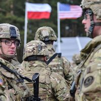 واشنطن: سنبني 110 منشآت عسكرية أميركية في بولندا