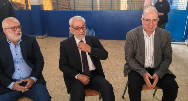 جولة لوزير العمل على مراكز إيواء في فرن الشباك وبرج حمود