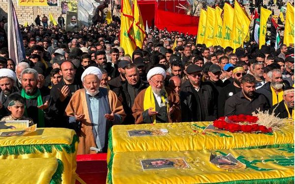حزب الله شيّع شهداء على طريق القدس... وأقام احتفالات تأبينيّة
فضل الله: على الدولة مسؤوليّة العمل لإخراج الإحتلال
المقداد: المقاومة ستستمرّ في نضالها حتى تحقيق أهدافها