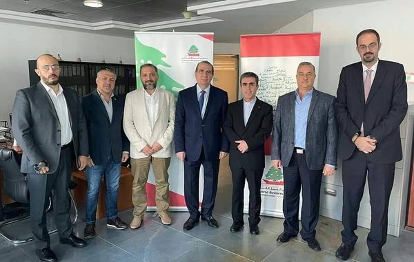 المجلس العمل اللبناني في الامارات يكرم جامعة روح القدس -الكسليك