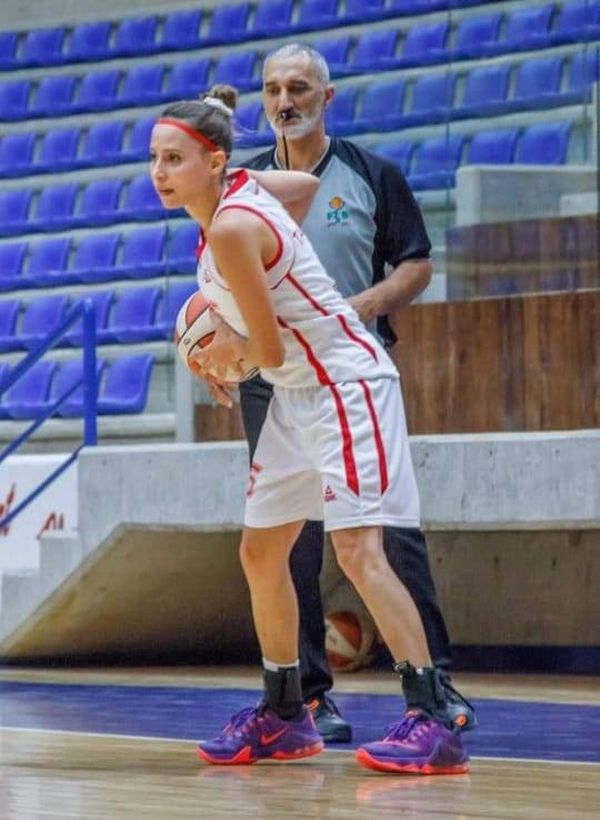نيللي نصار لموقع "الديار": شغفي بكرة السلة أبقاني في الملاعب حتى سن الـ45