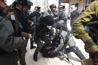 تحذيرات لنتنياهو: بن غفير قد ينفذ انقلاباً... والاحتلال يغلق أبواب الاقصى