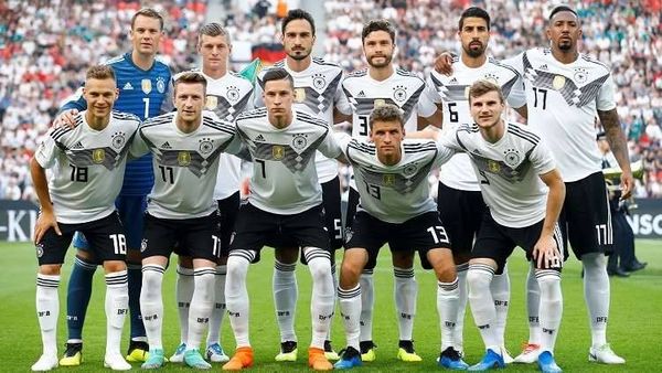 ألمانيا تبدأ حملة الدفاع عن لقبها المونديالي بمواجهة المكسيك