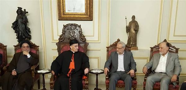 وفد من حزب الله زار بكركي معزياً بالكاردينال صفير