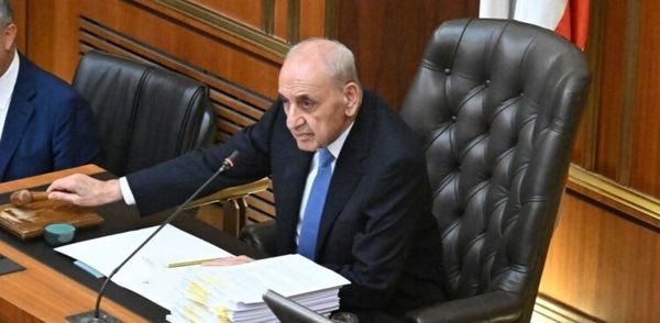 رئيس مجلس النواب نبيه بري رفع الجلسة النيابية لمناقشة الحكومة إلى الساعة 6 مساءً.