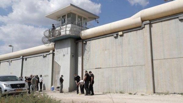 الجرب يفتك بمئات الأسرى الفلسطينيين