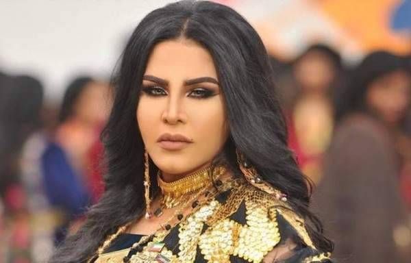 بالصورة- أحلام تثير الجدل بفستانها