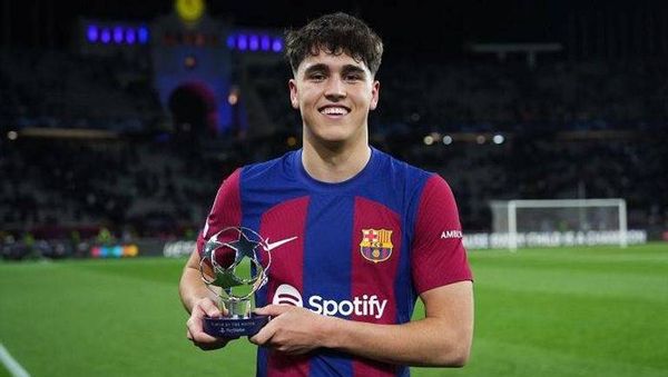 كوبارسي يفوز بجائزة أفضل لاعب كاتالوني شاب لعام 2025