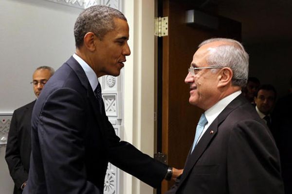 الرئيس الأميركي يعتدل في موقفه بشأن ايران: لم نفكر يوما في تغيير النظام ...<br />
وخاطب روسيا وايران قائلا: التغيير في سوريا ضروري ولا عودة الى الوراء ...<br />
اوباما طلب من سليمان سحب حزب الله من سوريا وسأل عن المسيحيين ...<br />
الرئيس اللبناني : نعمل على جمع الافرقاء كلهم في اطار اعلان بعبدا 