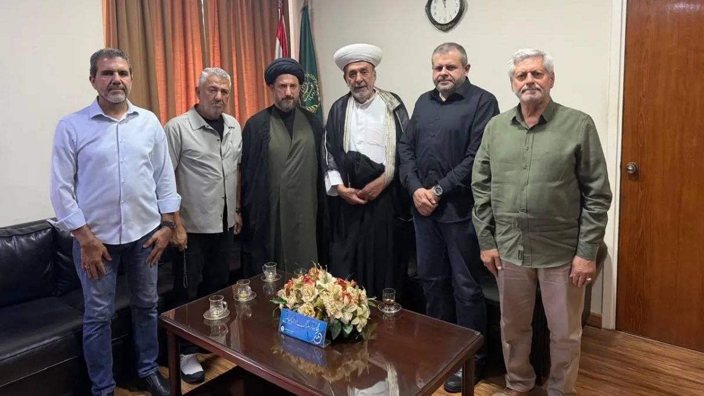 وفد من حزب الله يزور مفتي صيدا مهنئًا بالتجديد له