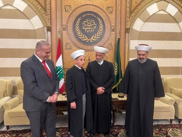 دريان يستقبل وفداً من 