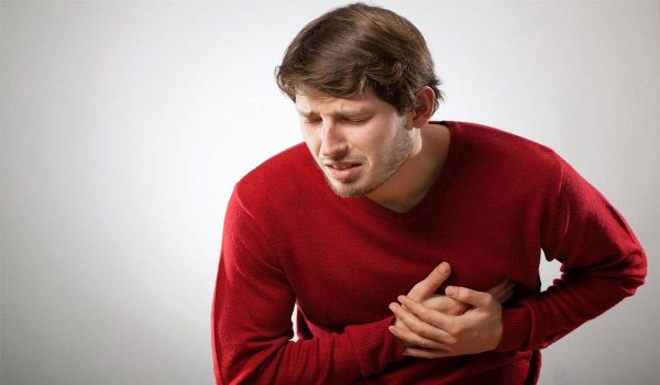 هذه هي اسباب نغزات القلب والوخزات الصدرية وأعراضها وعلاجها