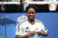 بعد رحيل ألونسو.. هل يعود إندريك لريال مدريد؟