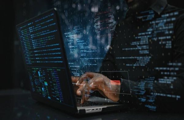 اختراق يهزّ الاستخبارات الإسرائيلية.. "حنظلة" تنشر بيانات 80 ضابطاً من الوحدة 8200