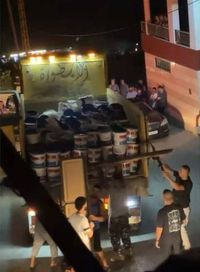إنجاز أمني استثنائي في الضنيّة يكشف إحدى أكبر عصابات تهريب المخدرات...
كيف تم كشف العصابة وعملية التهريب الضخمة؟