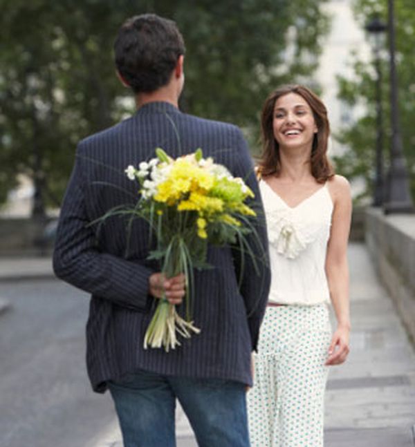 5 علامات تثبت أنه يحبك فعلا 

